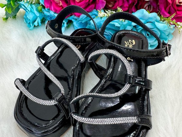 Sandália Doce Pe Verniz Preta Lilia