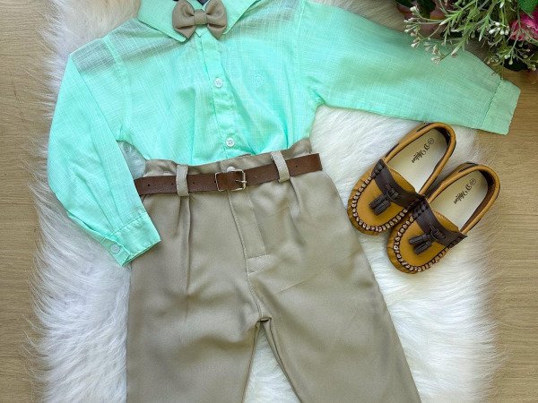 Conjunto Masculino Miss Cherry Social Verde Linho com Calça Bege Henrique