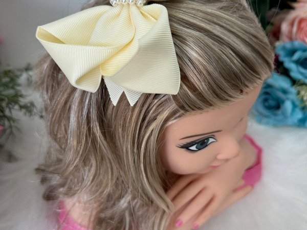 Laço Belli Perolas Maria Eduarda Amarelo Claro